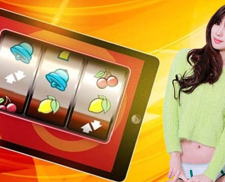 Mencoa Playing Online Slot Gambling on Smartphones