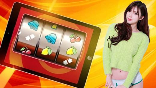 Mencoa Playing Online Slot Gambling on Smartphones